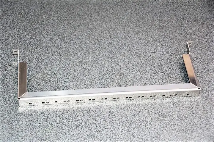 精密板金加工製品のご紹介 (半導体装置金具)